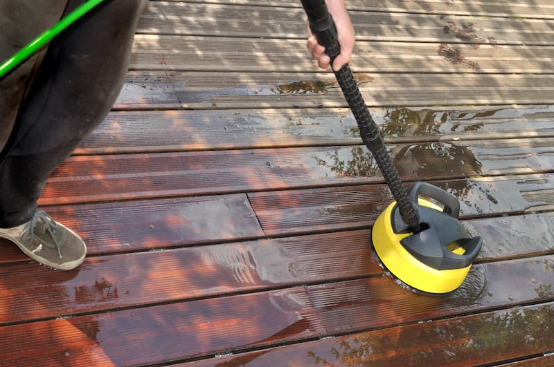 Pro Pressure Washing Versus DIY